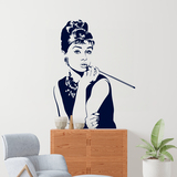 Vinilos Decorativos: Audrey Hepburn posando 3