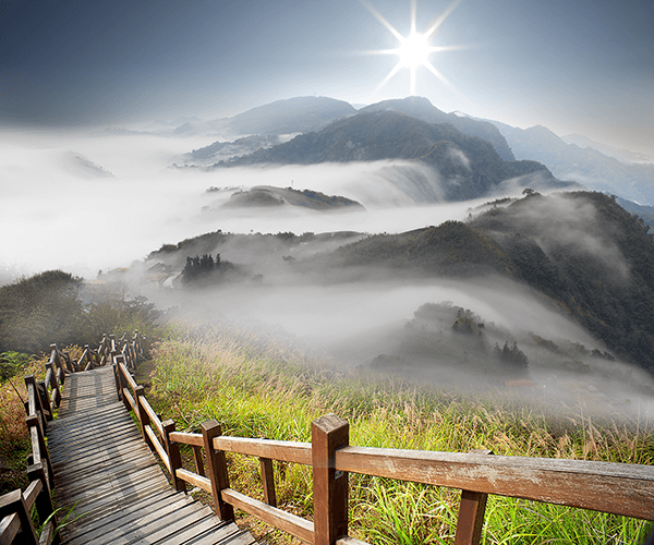 Fotomurales: Montañas entre la niebla