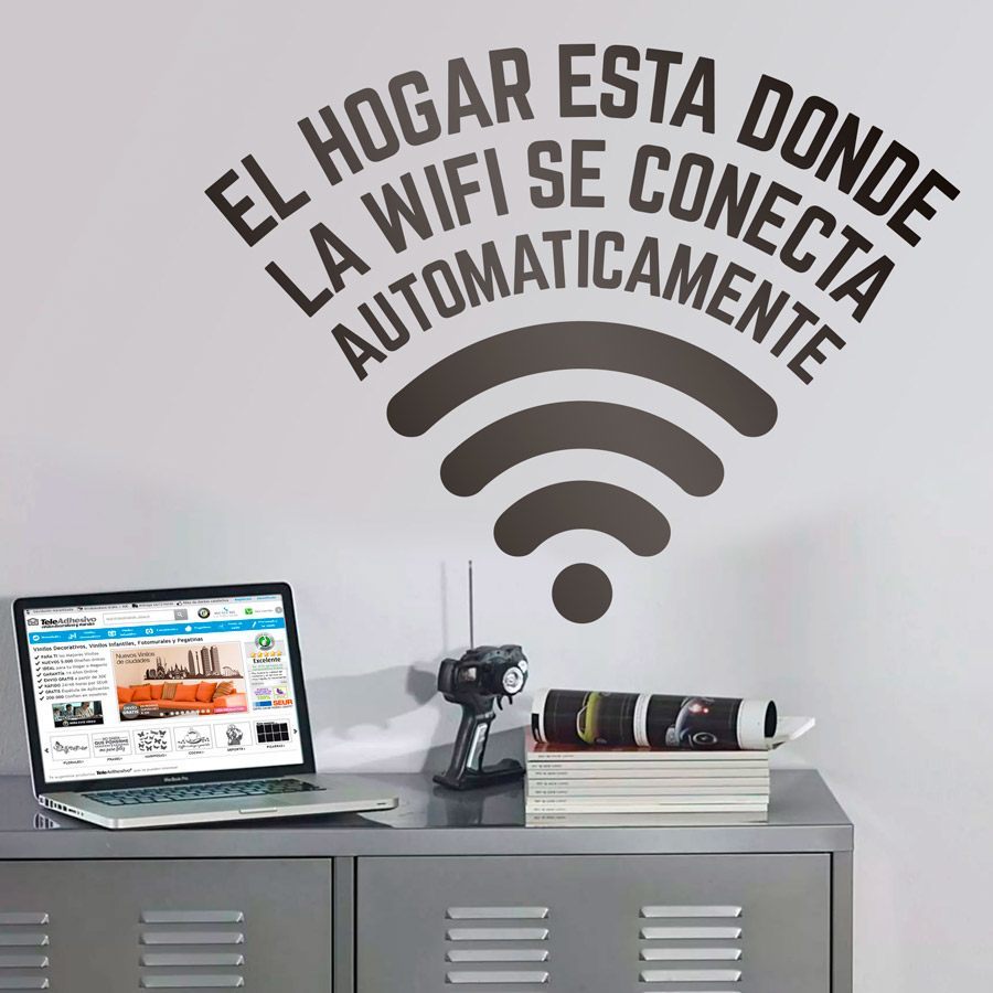 Un vinilo adhesivo con un mensaje sobre la necesidad de la conexión a Internet, ideal para la decoración de interiores.