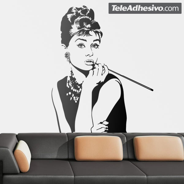 La imagen de Audrey Hepburn puede ser un vinilo original para la decoración de restaurantes.