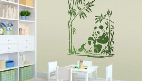 Un vinilo decorativo con la imagen de unos osos panda que puede ser una de las ideas para separar ambientes.