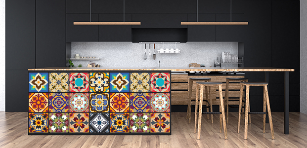 Cajones de cocina deocorados con vinilos de tipo azulejo