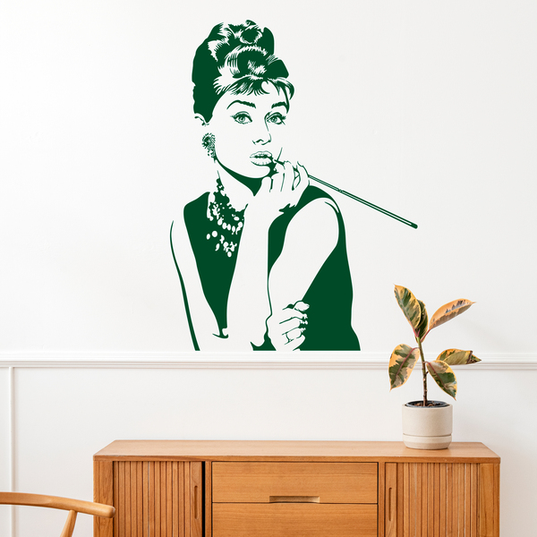 Vinilos Decorativos: Audrey Hepburn posando
