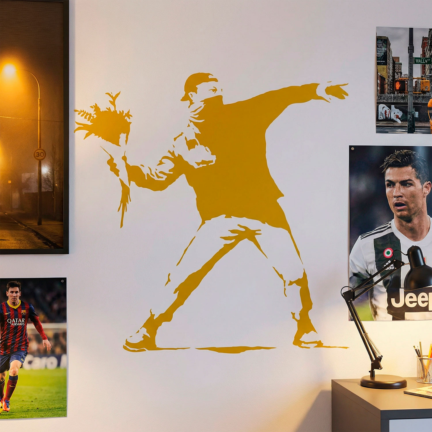 Vinilos Decorativos: Protesta lanzando flores de Banksy