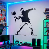 Vinilos Decorativos: Protesta lanzando flores de Banksy 24