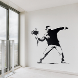 Vinilos Decorativos: Protesta lanzando flores de Banksy 5