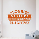 Vinilos Decorativos: Sonríe, después encontramos el motivo 4