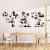Vinilos Infantiles: Tríptico Mickey Mouse Futbolista 2