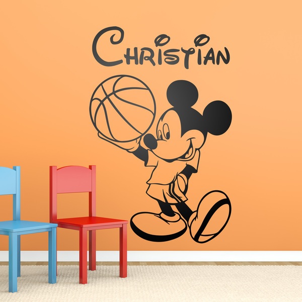 Vinilos Infantiles: Mickey Mouse con un balón de baloncesto