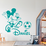 Vinilos Infantiles: Mickey Mouse jugando al fútbol 2