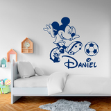Vinilos Infantiles: Mickey Mouse jugando al fútbol 3