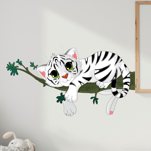 Vinilos Infantiles: Cachorro de tigre blanco sobre una rama 1