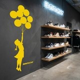 Vinilos Decorativos: Banksy, Chica con Globos 10