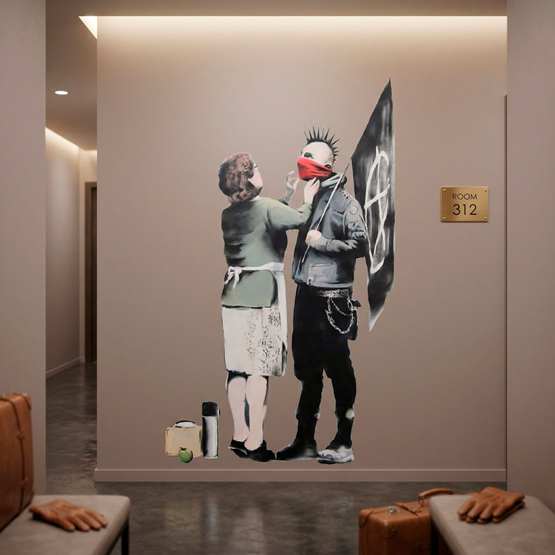 Banksy, Mam&aacute; de Punk 6