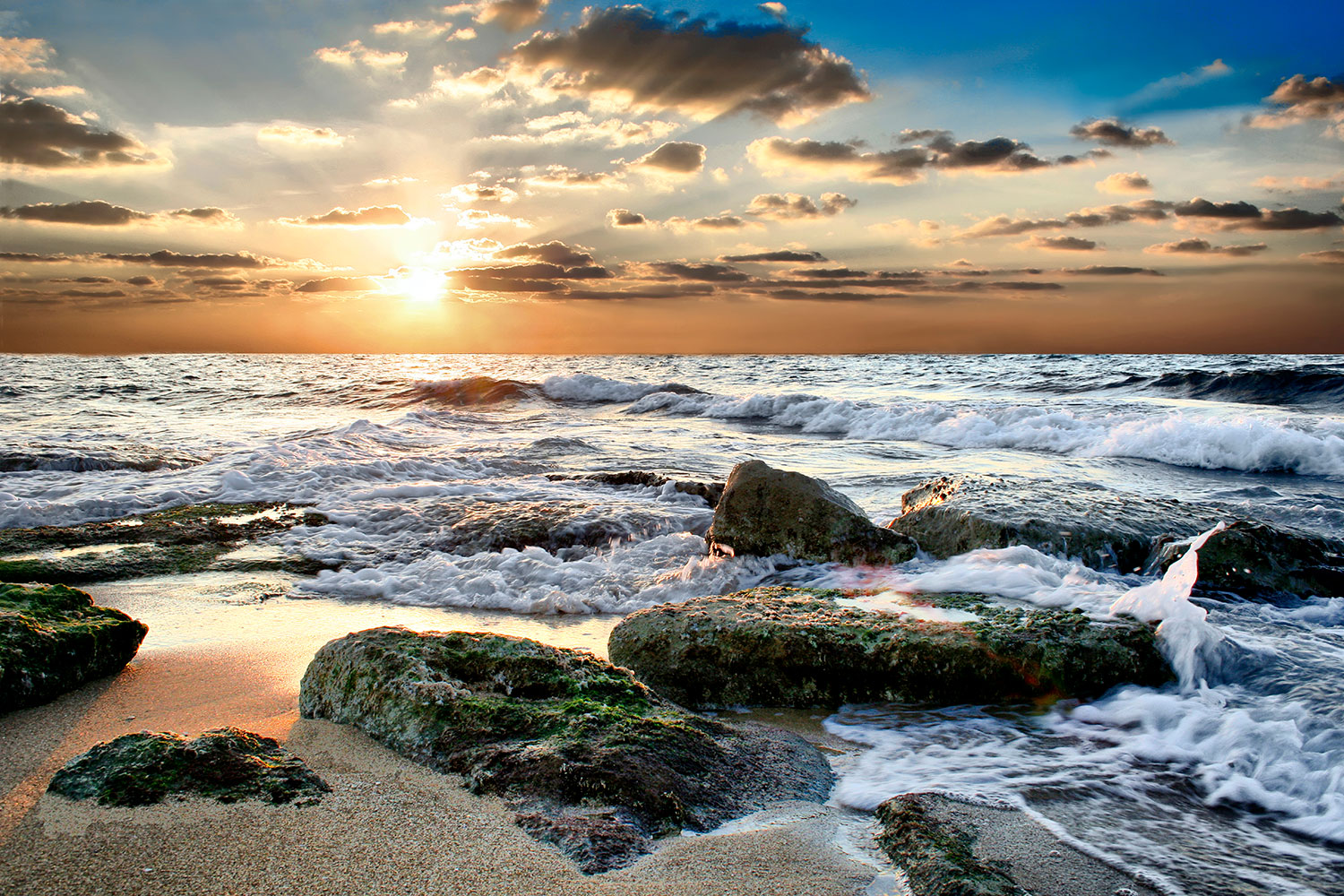 Fotomurales: Olas entre las rocas