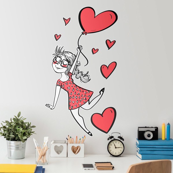 Vinilos Infantiles: Chica enamorada corazones