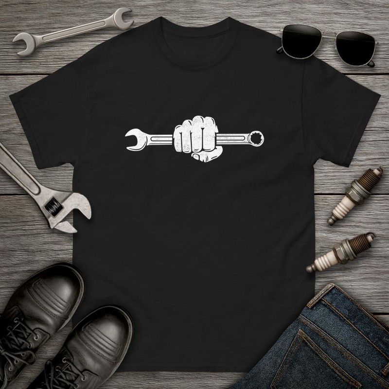Camisetas: Camiseta Puño Sujetando Llave Fija Estrella