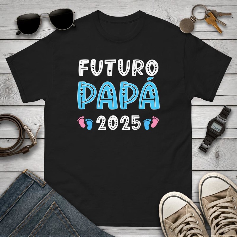 Camisetas: Futuro Papá 2025 Huellas Bebé