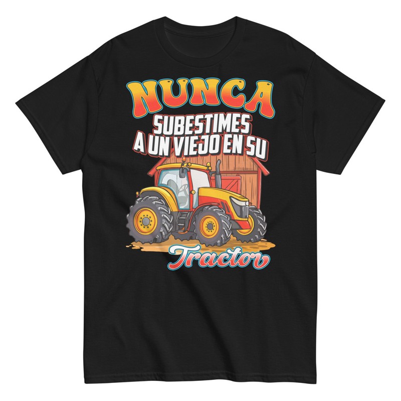Camisetas: Viejo en Tractor Poderoso