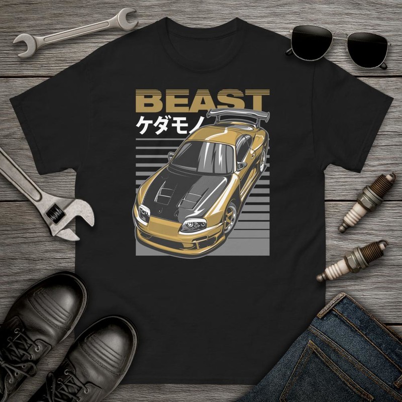 Camisetas: Coche Deportivo Dorado con Texto BEAST y Caractere