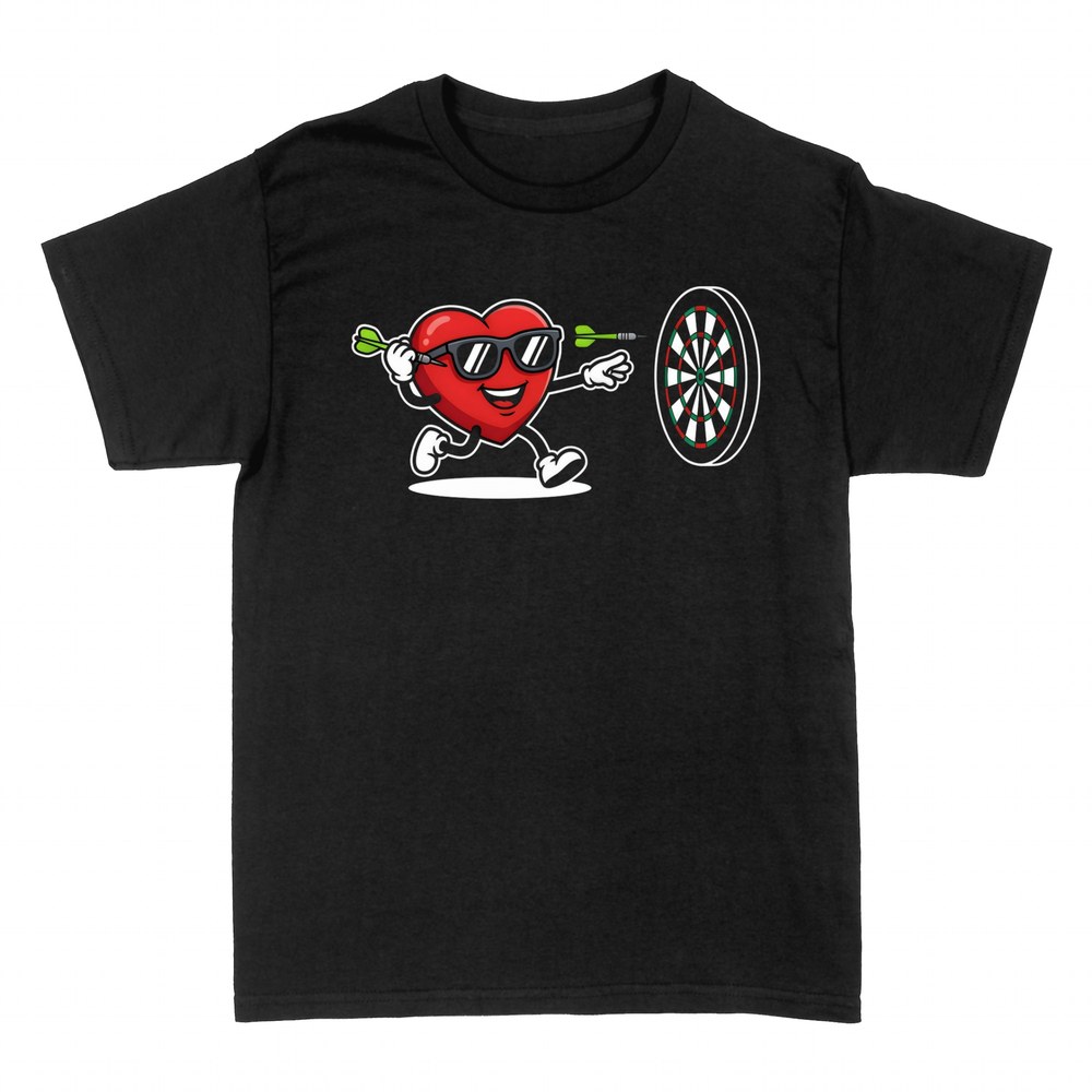 Camisetas: Coraz&oacute;n con gafas jugando a los dardos