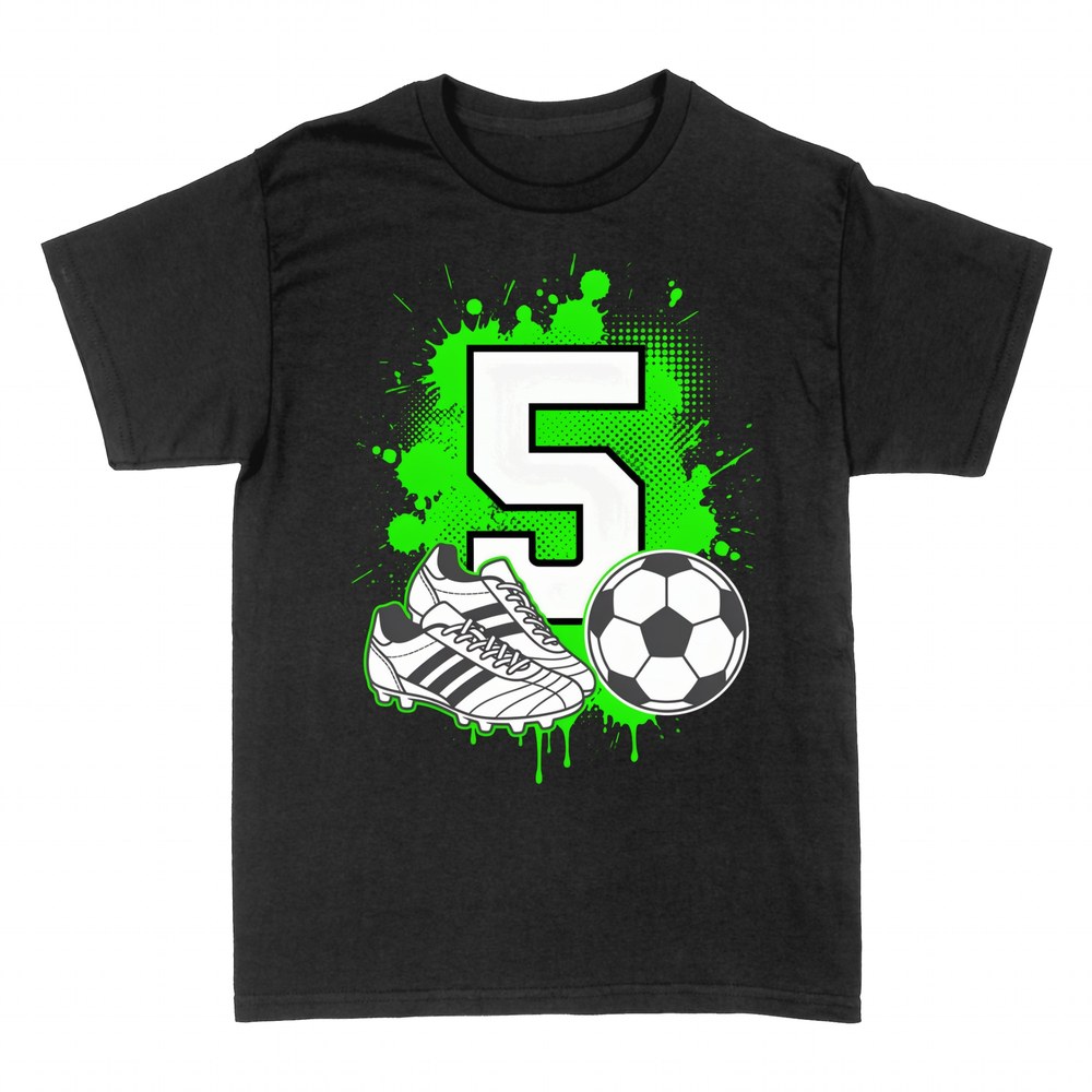 Camisetas: F&uacute;tbol n&uacute;mero 5 con botas y bal&oacute;n