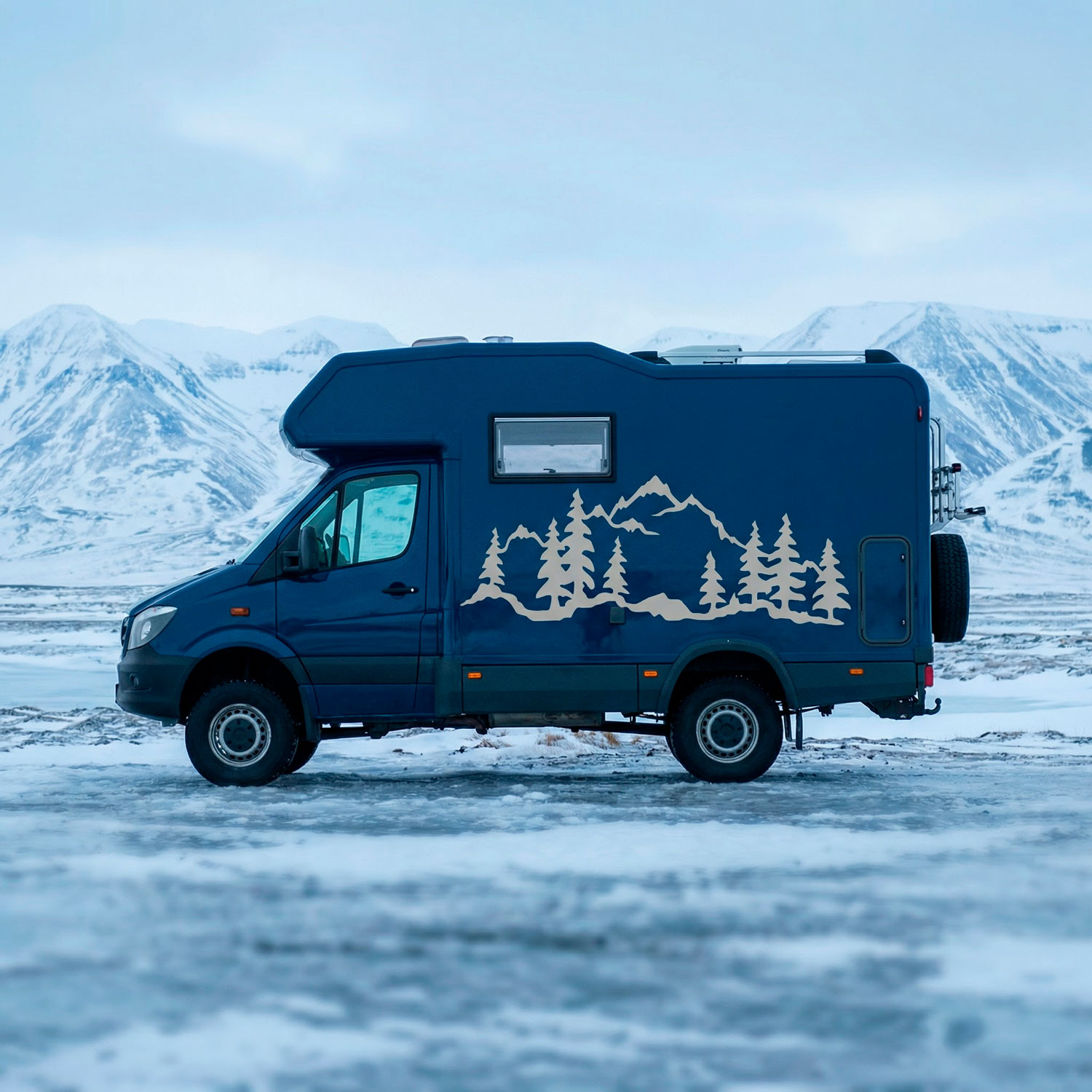 Vinilos autocaravanas: Bosque de monta&ntilde;a